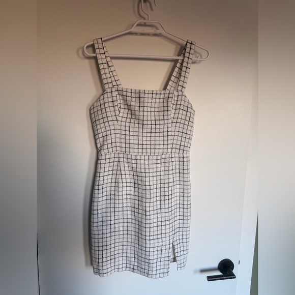 Abercrombie & Fitch Dresses & Skirts - Abercrombie & Fitch White and Black Grid Mini Dress